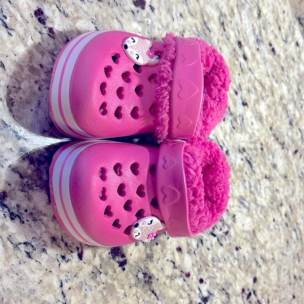 Like Brand New Hot Pink Fuzzy Fox Toddler Girl Koala Clogs Size 5